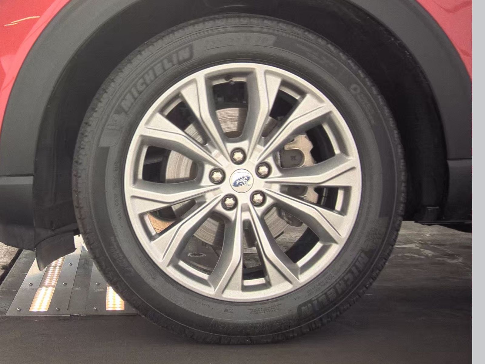FORD EXPLORER - 10