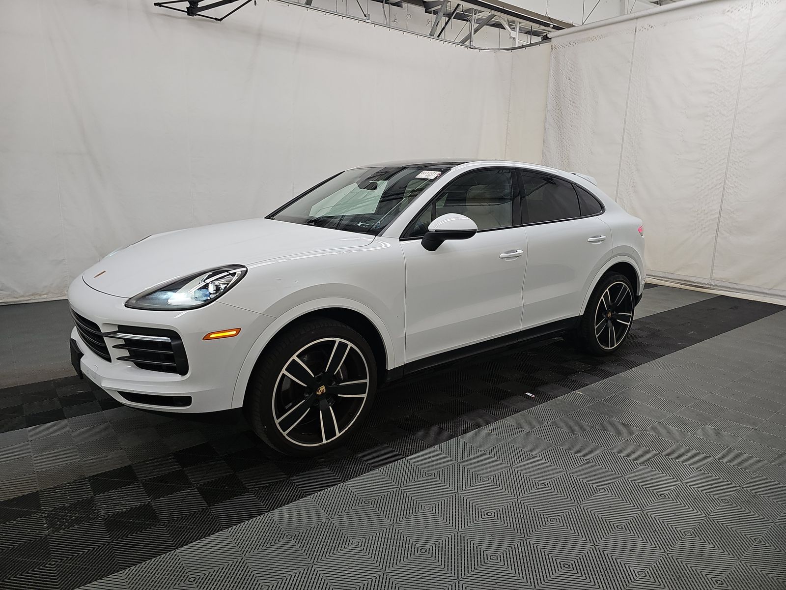 PORSCHE CAYENNE - 1