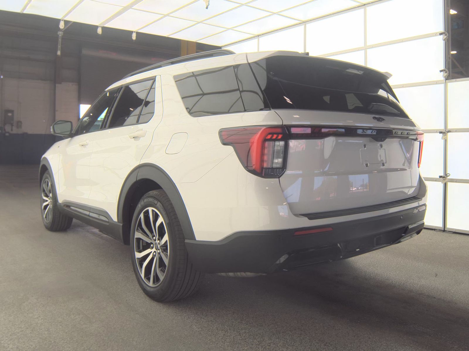 FORD EXPLORER - 9