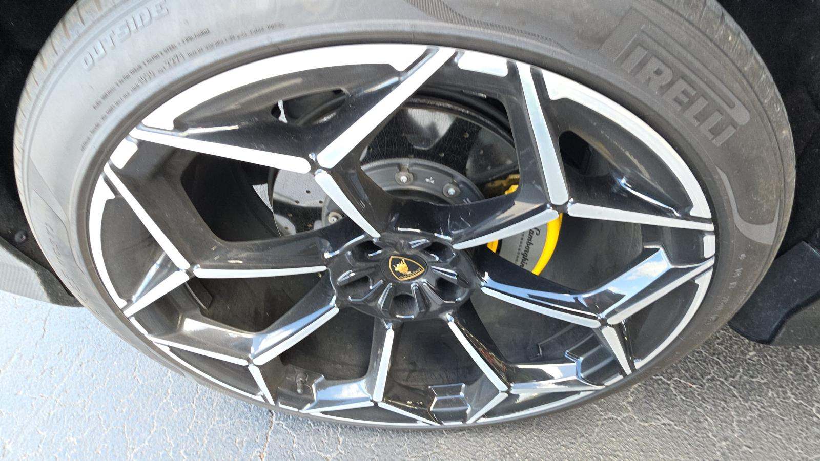 2024 Lamborghini Urus Performante AWD