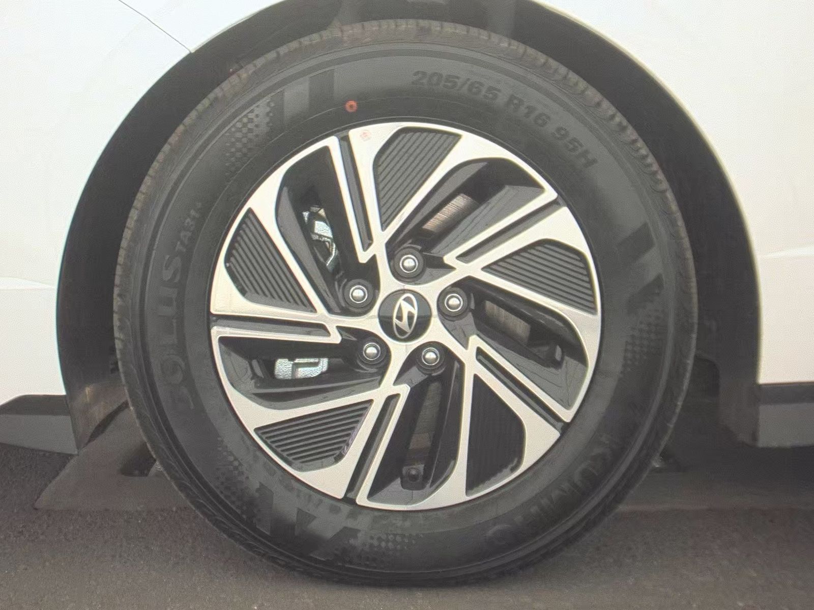 HYUNDAI UNKNOWN - 10