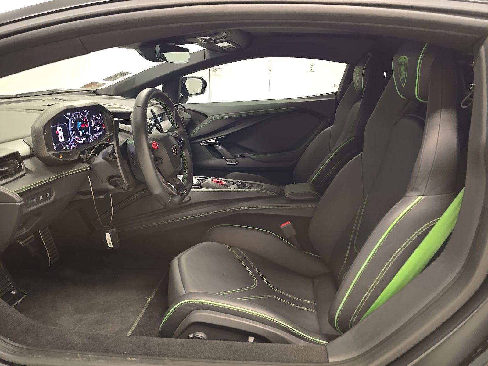 2024 Lamborghini Revuelto Base AWD