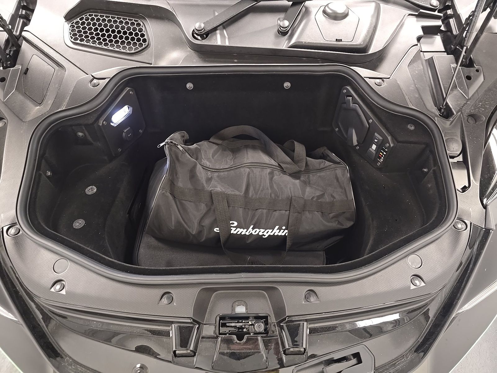 2024 Lamborghini Revuelto Base AWD