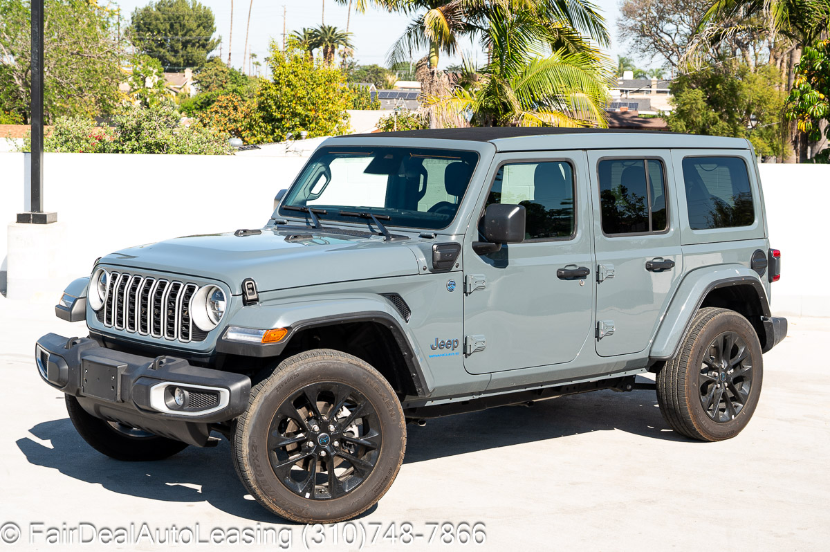 JEEP 4XE SAHARA - 10