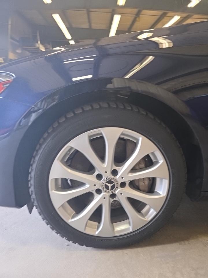 MERCEDES-BENZ E-CLASS - 9