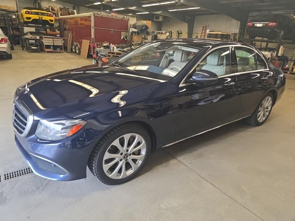 MERCEDES-BENZ E-CLASS - 1