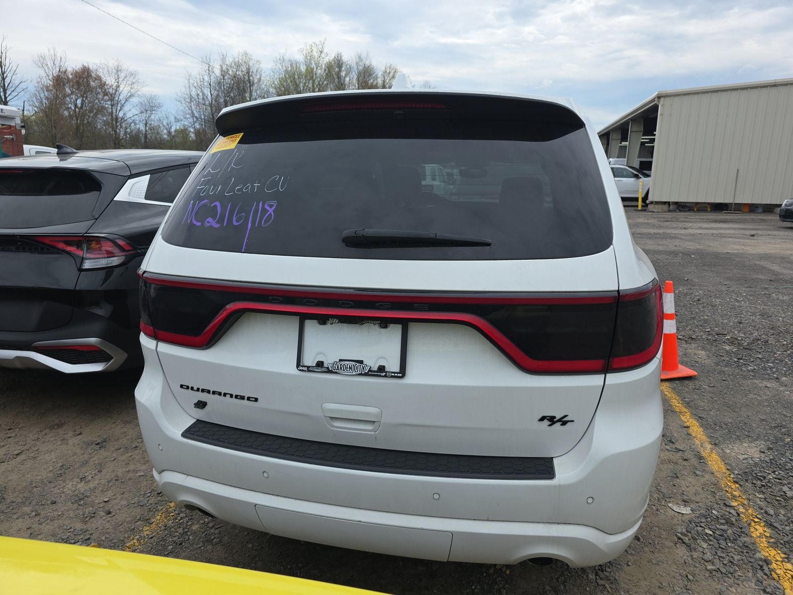 DODGE CHALLENGER - 6