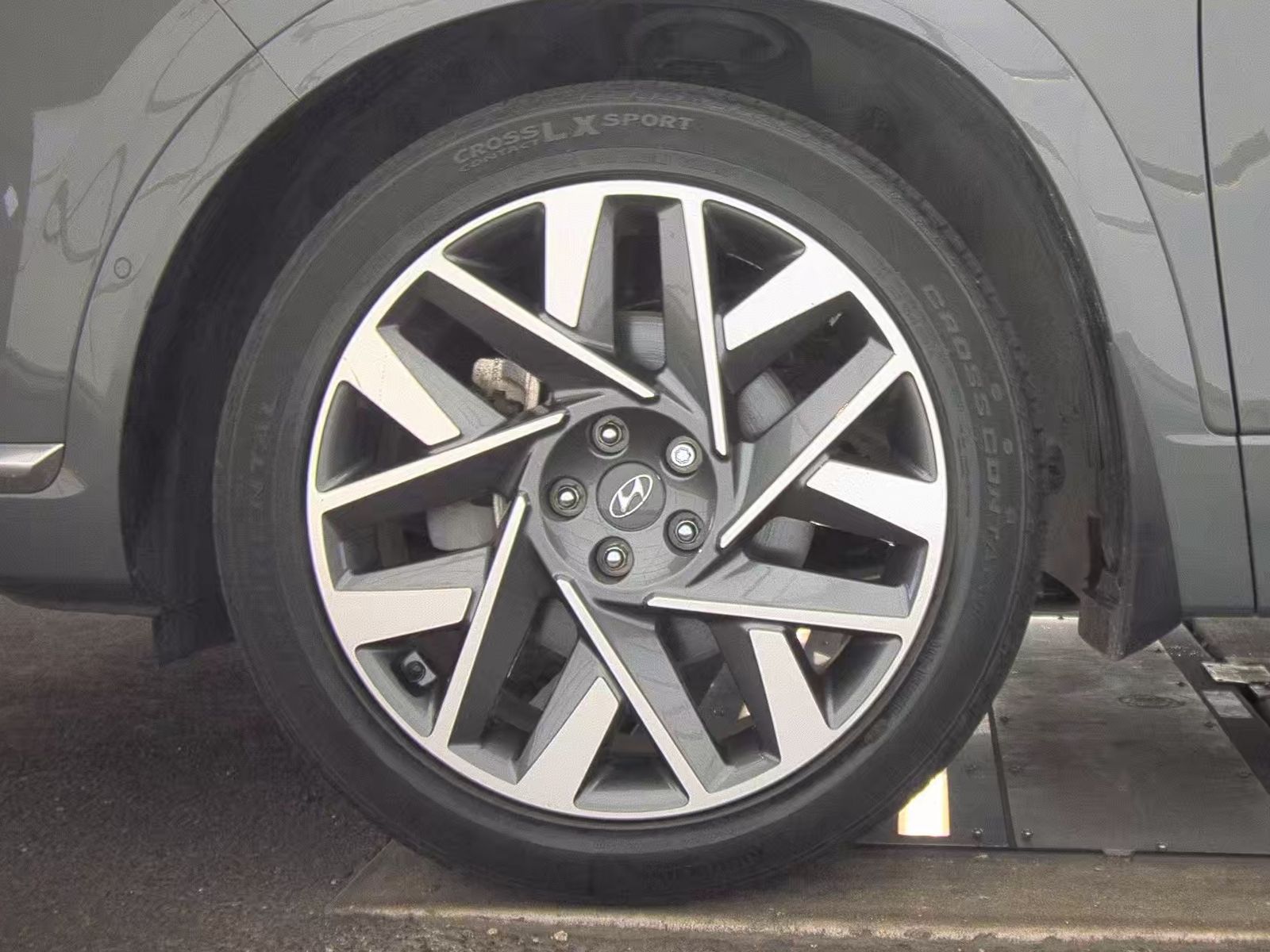 HYUNDAI CALLIGRAPH - 10