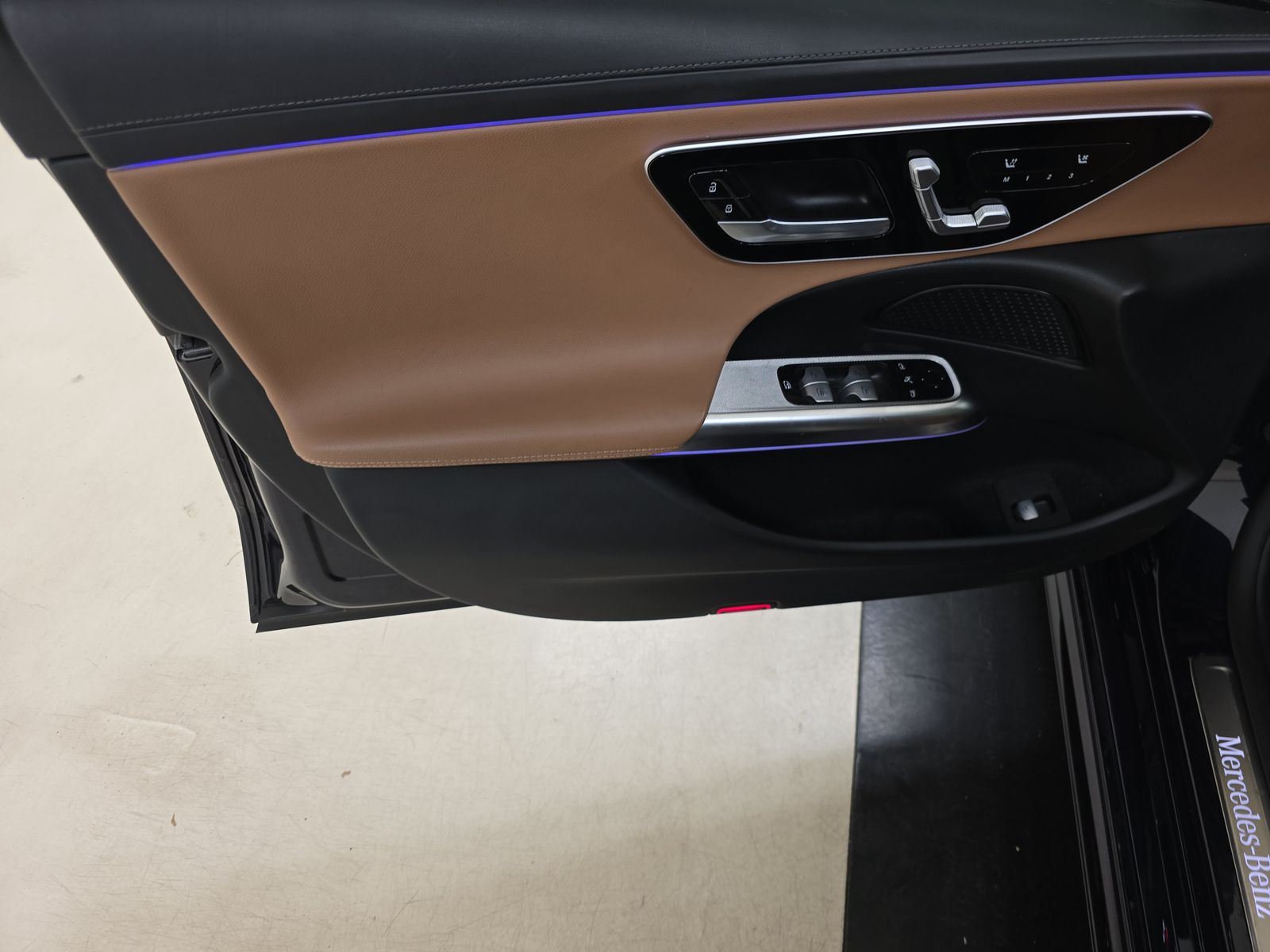 MERCEDES-BENZ E-CLASS - 10