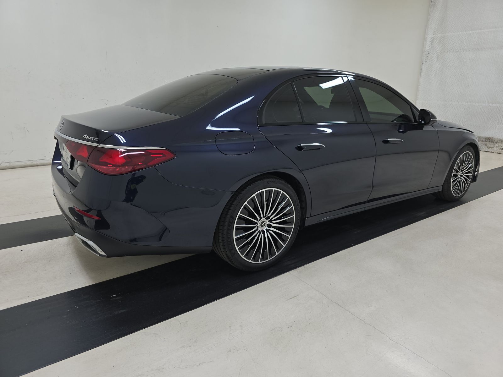 MERCEDES-BENZ E-CLASS - 5