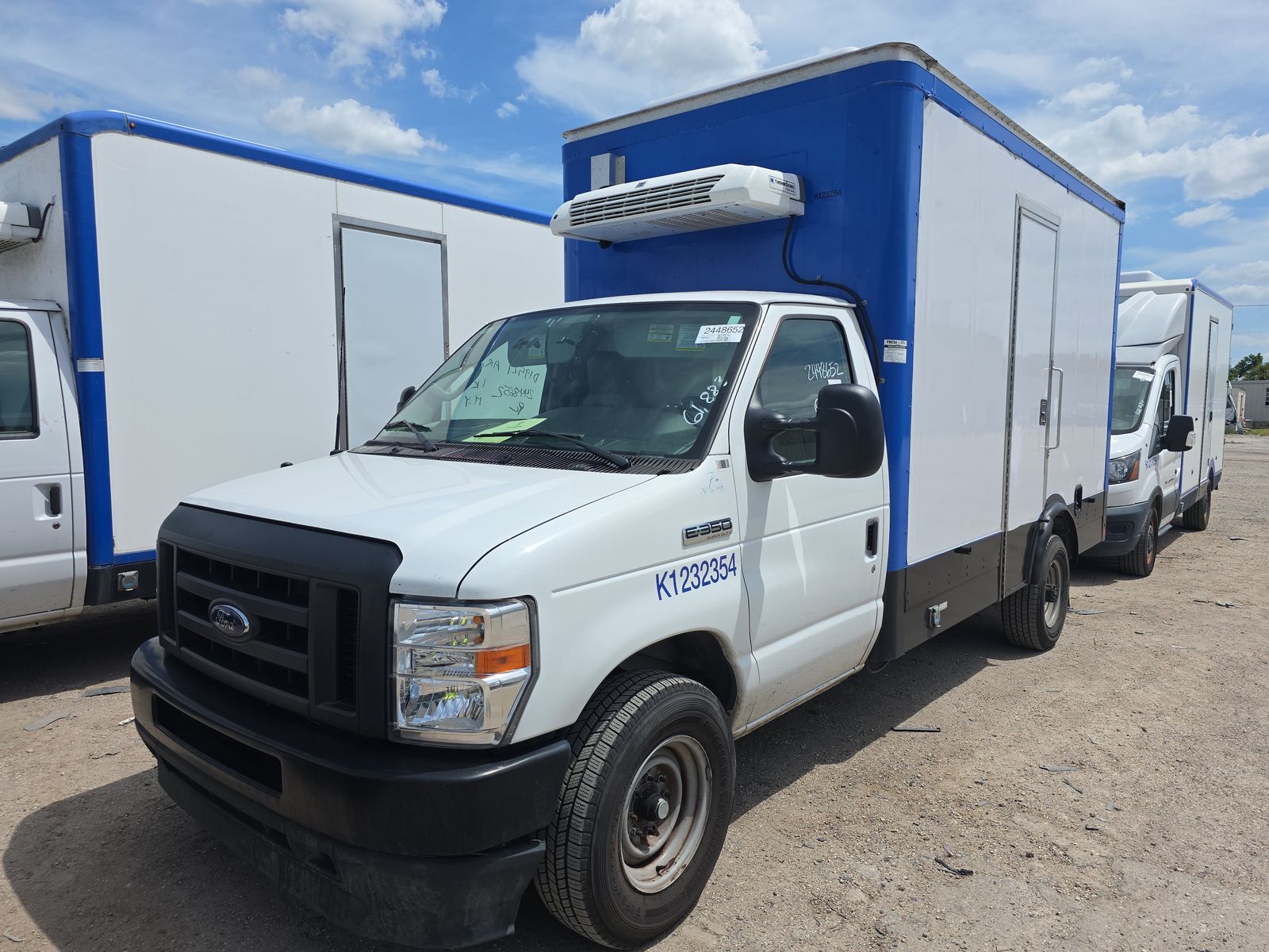 FORD E-350 - 1