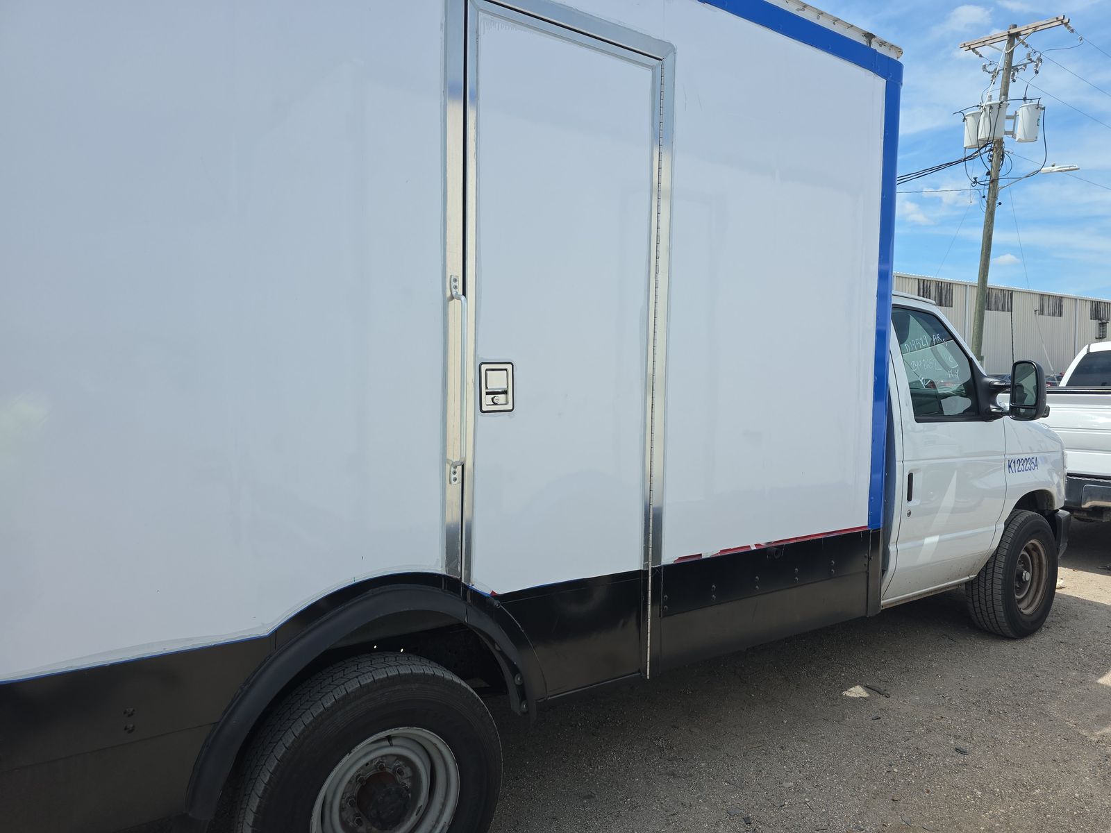 FORD E-350 - 9