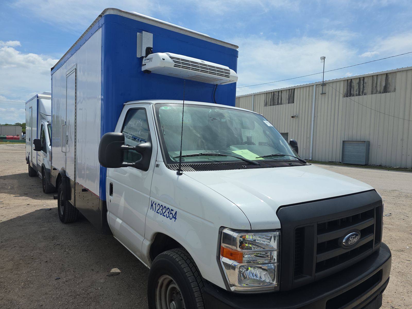 FORD E-350 - 4