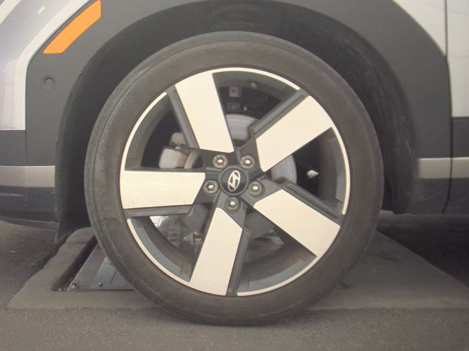 HYUNDAI LIMITED - 10