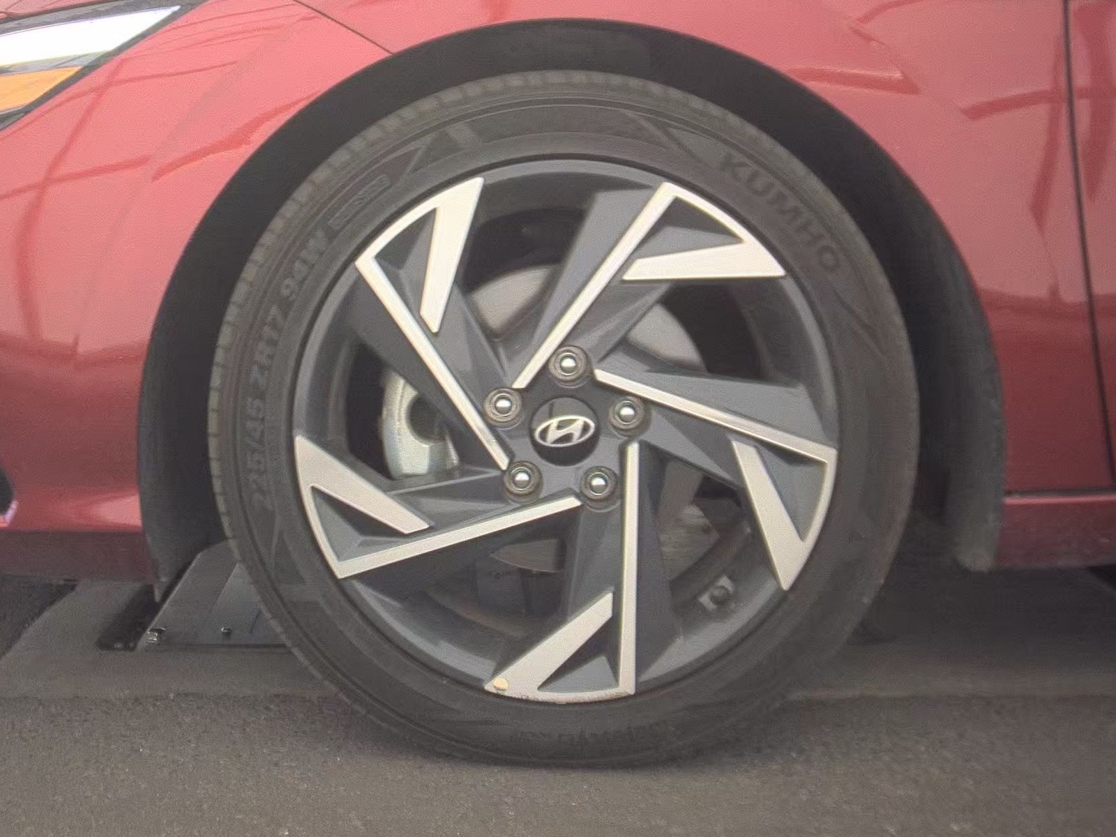 HYUNDAI LIMITED - 10