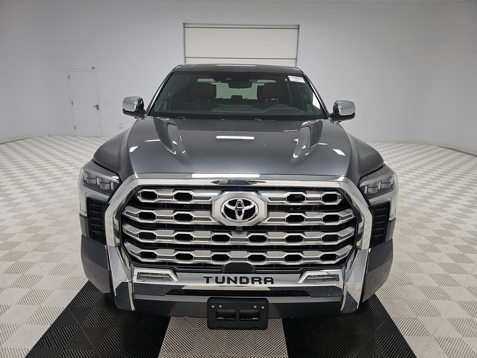 TOYOTA TUNDRA - 3