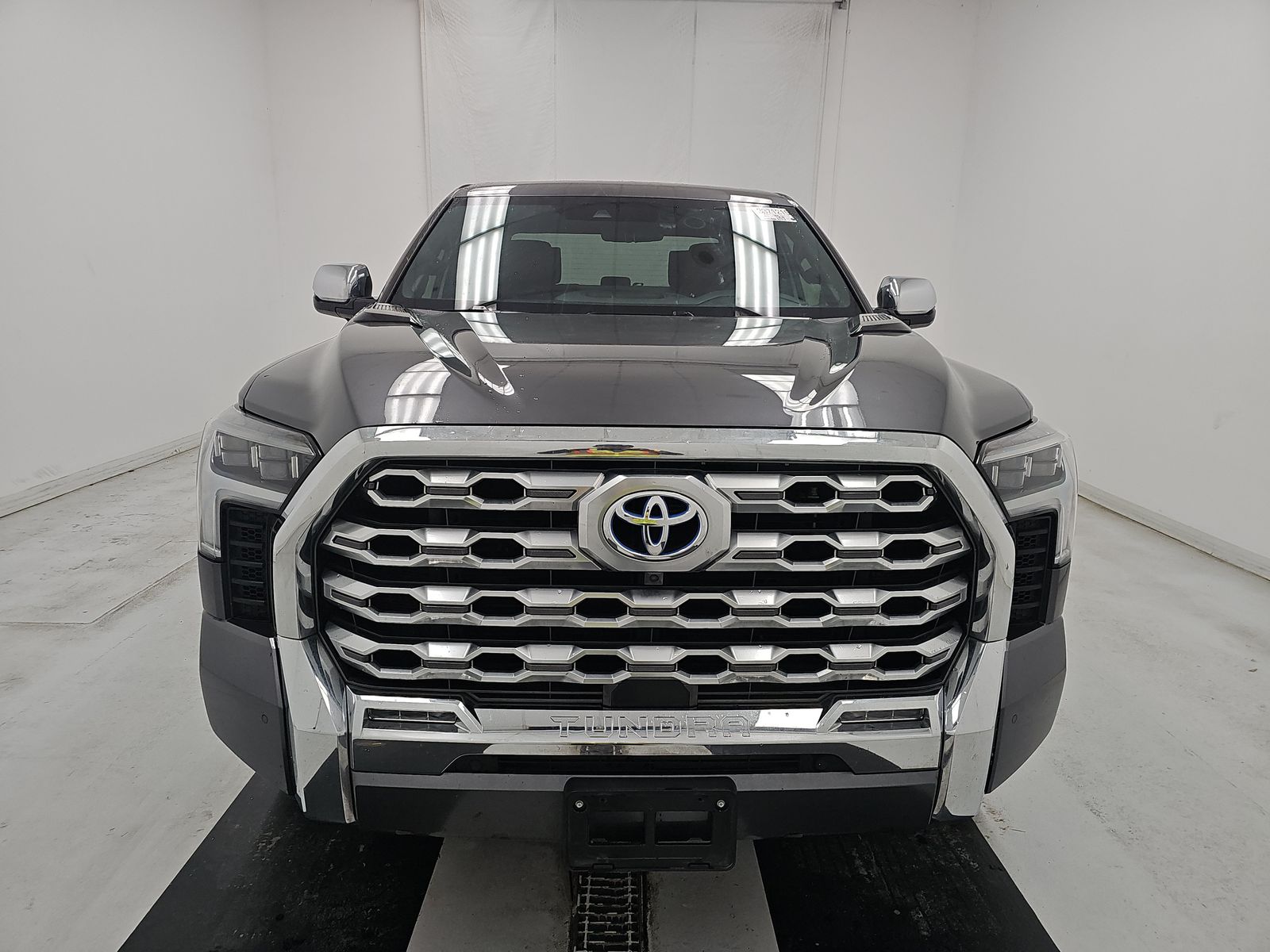 TOYOTA TUNDRA - 3
