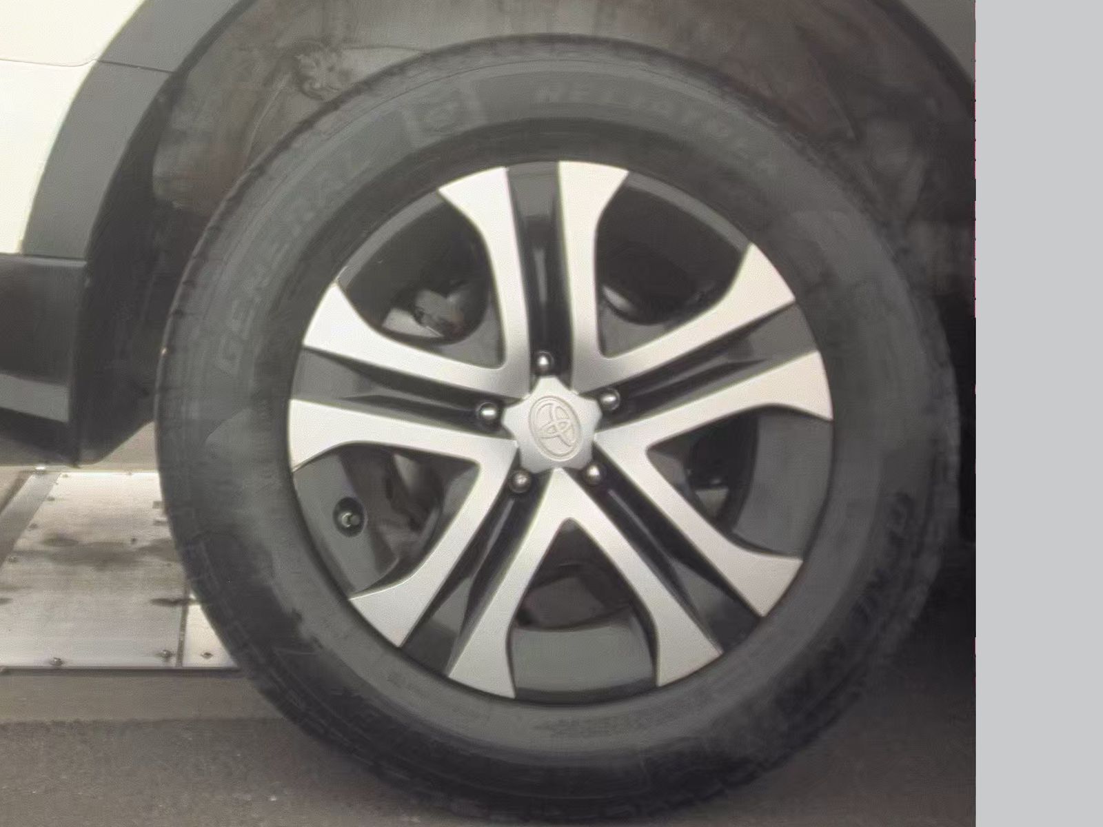 2017 Toyota RAV4 LE FWD