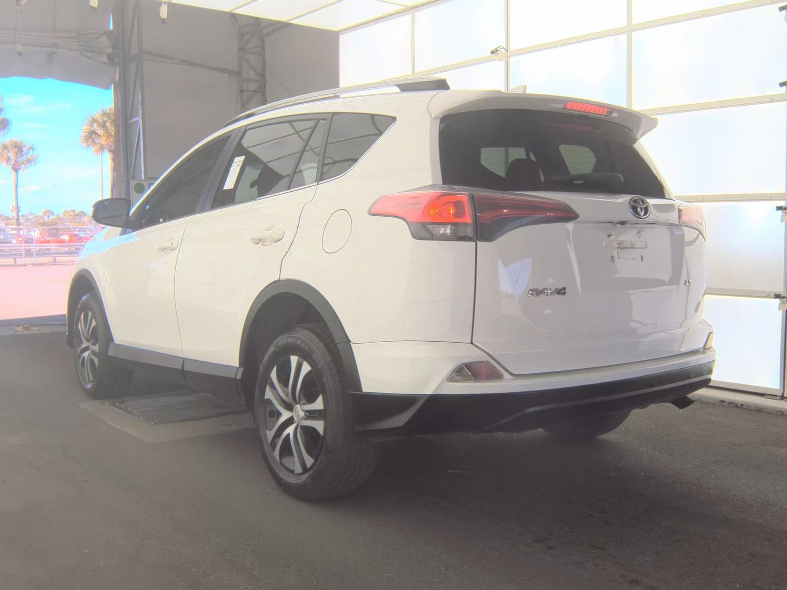 2017 Toyota RAV4 LE FWD