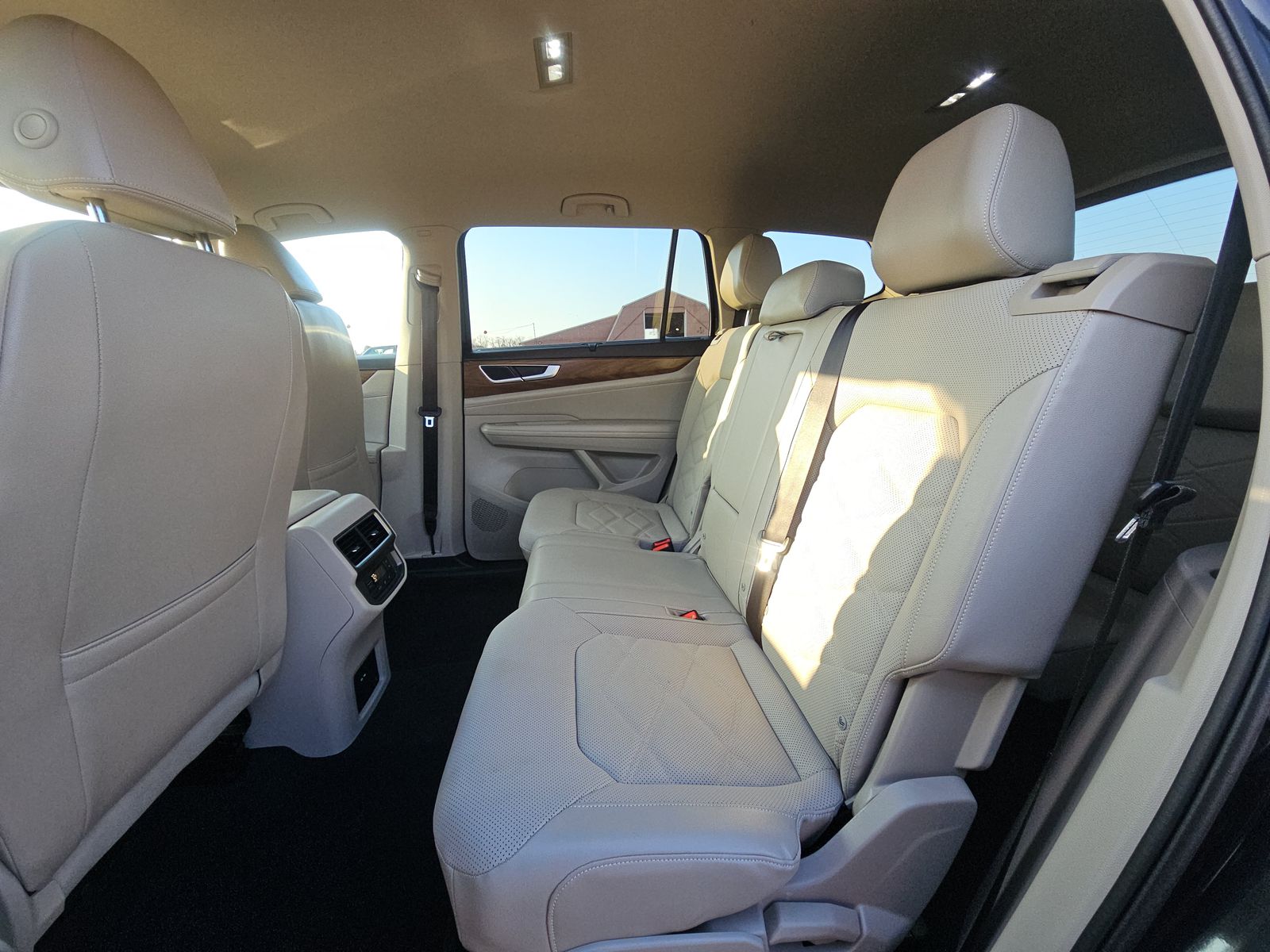 2024 Volkswagen Atlas 2.0T SE AWD