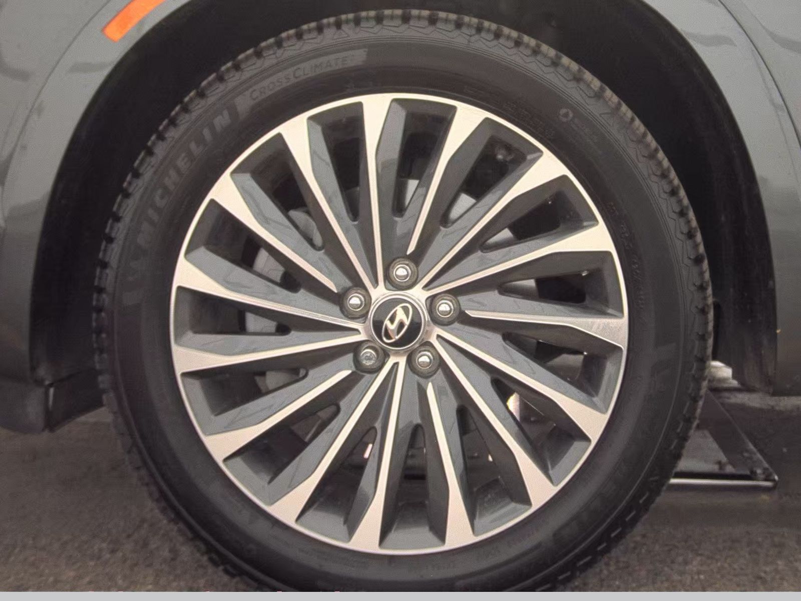 HYUNDAI CALLIGRAPH - 10