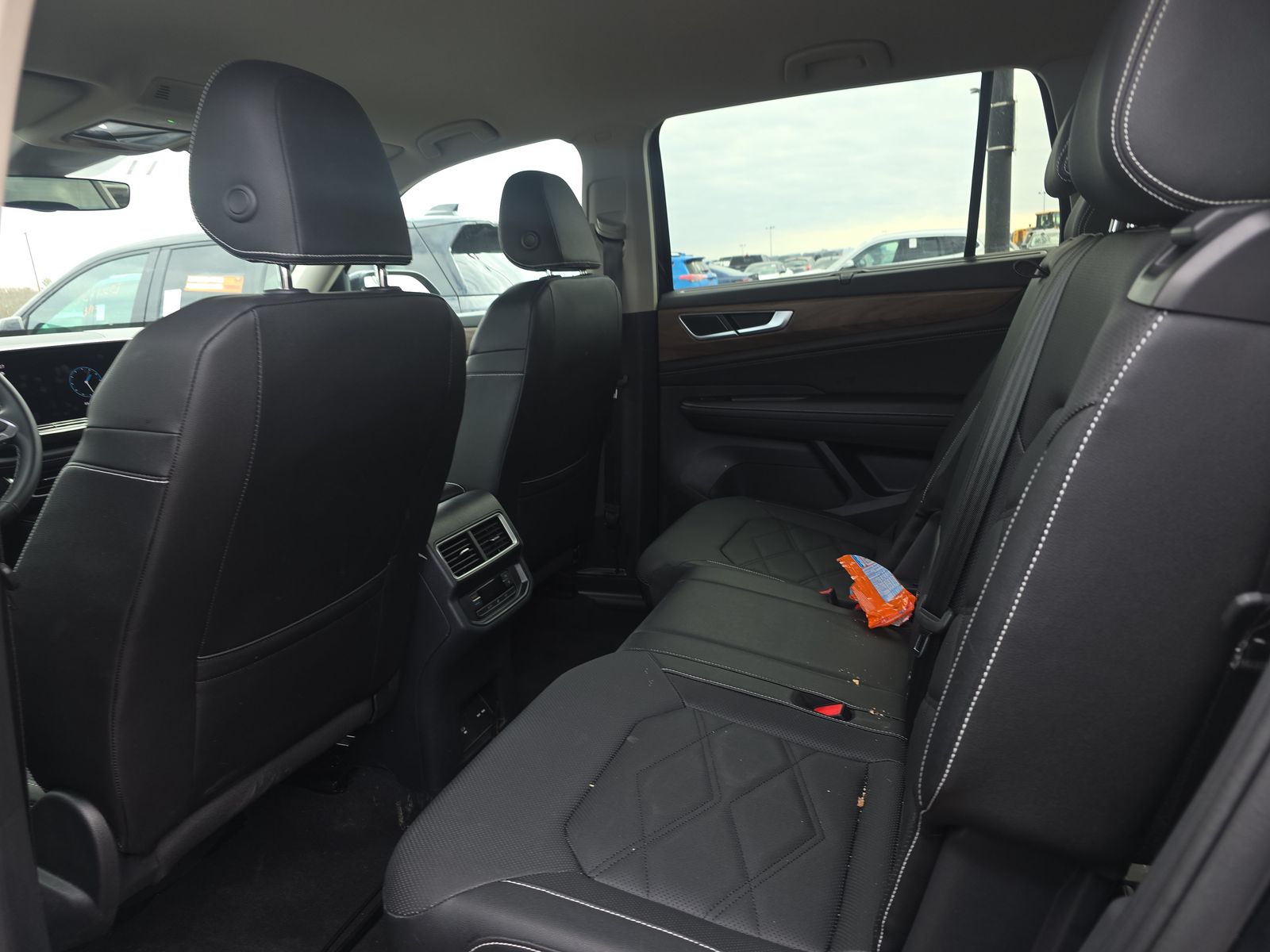 2025 Volkswagen Atlas 2.0T SE AWD