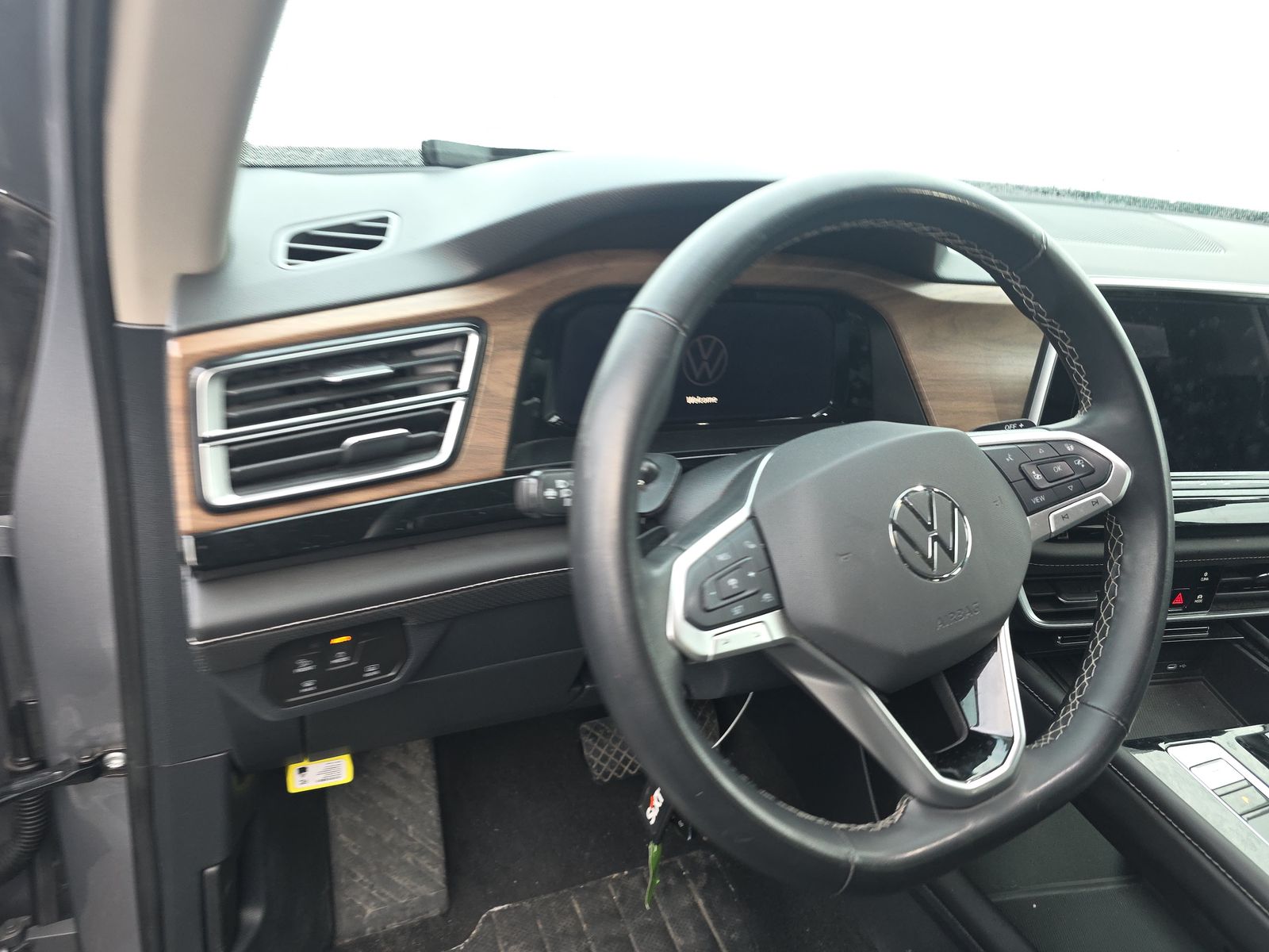 2025 Volkswagen Atlas 2.0T SE AWD