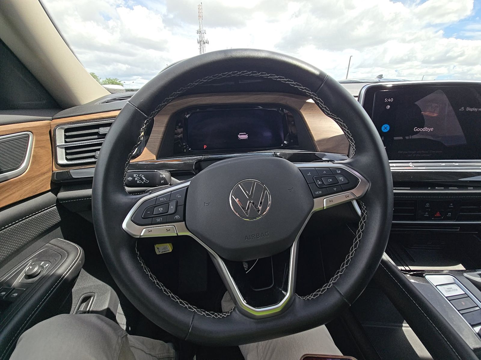 2025 Volkswagen Atlas 2.0T SE FWD