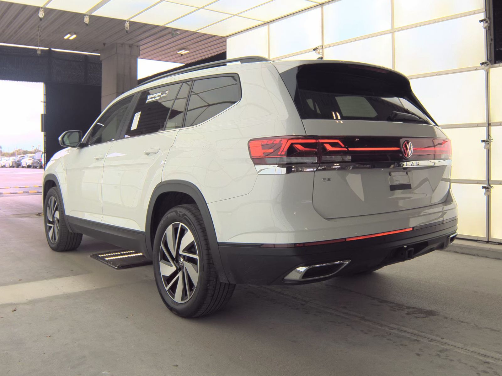 2025 Volkswagen Atlas 2.0T SE FWD