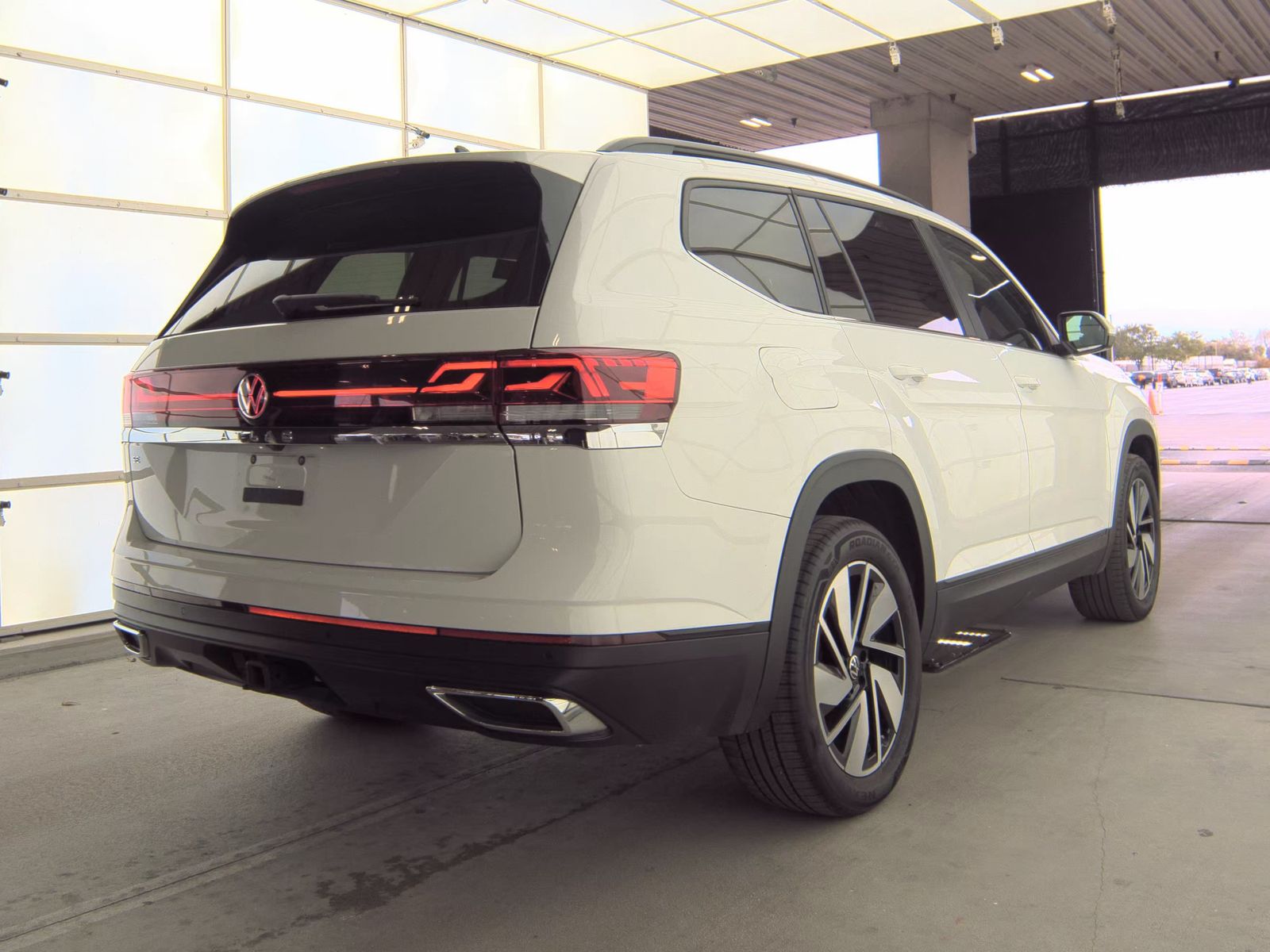 2025 Volkswagen Atlas 2.0T SE FWD