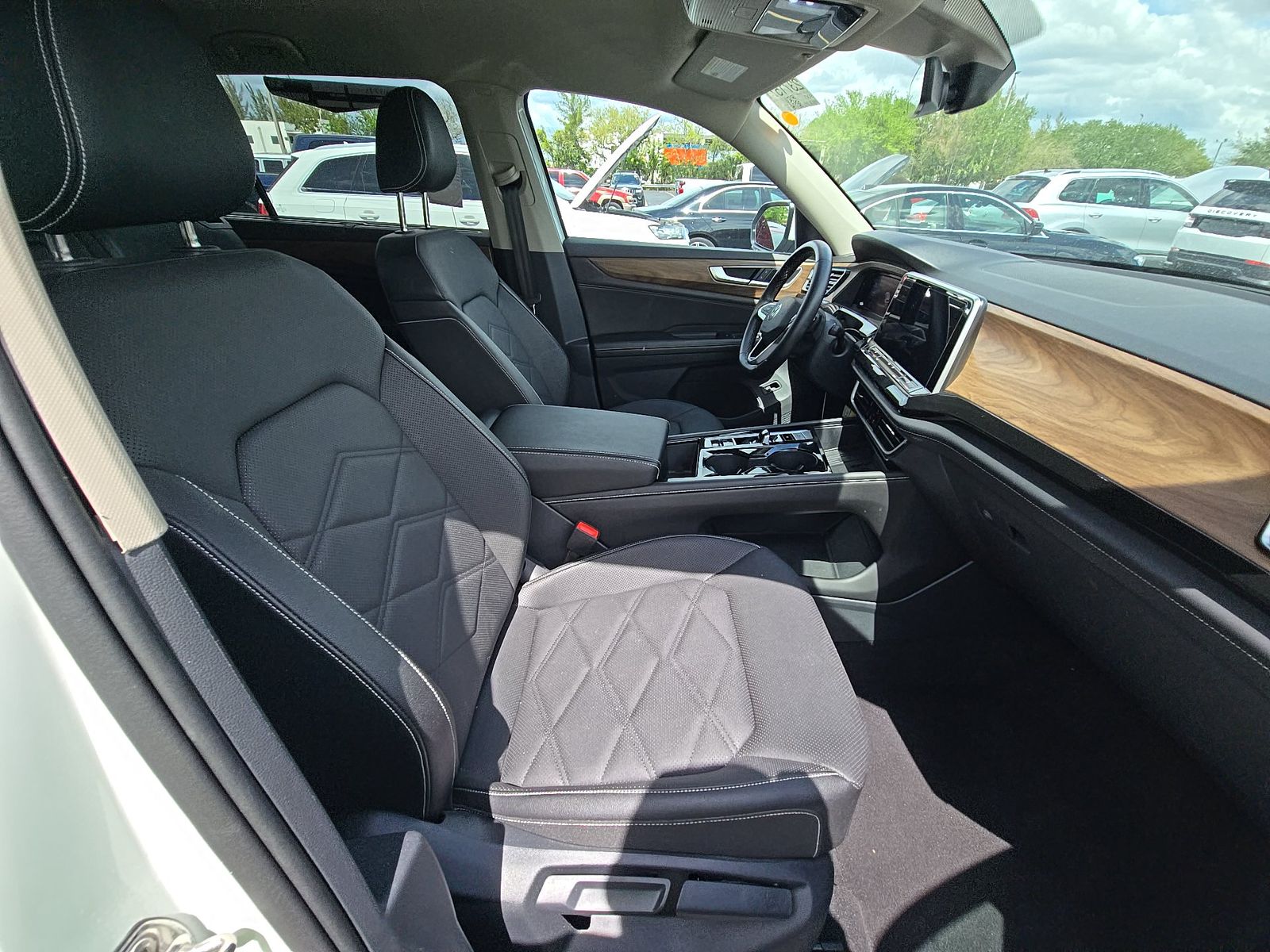 2025 Volkswagen Atlas 2.0T SE FWD