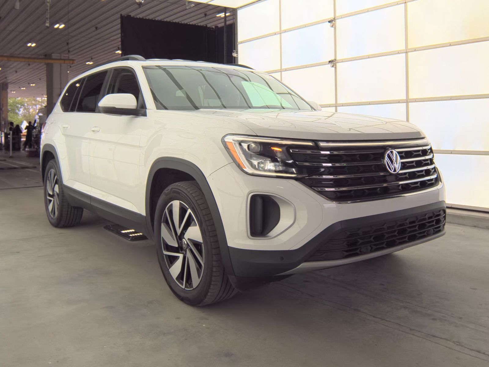 2025 Volkswagen Atlas 2.0T SE FWD