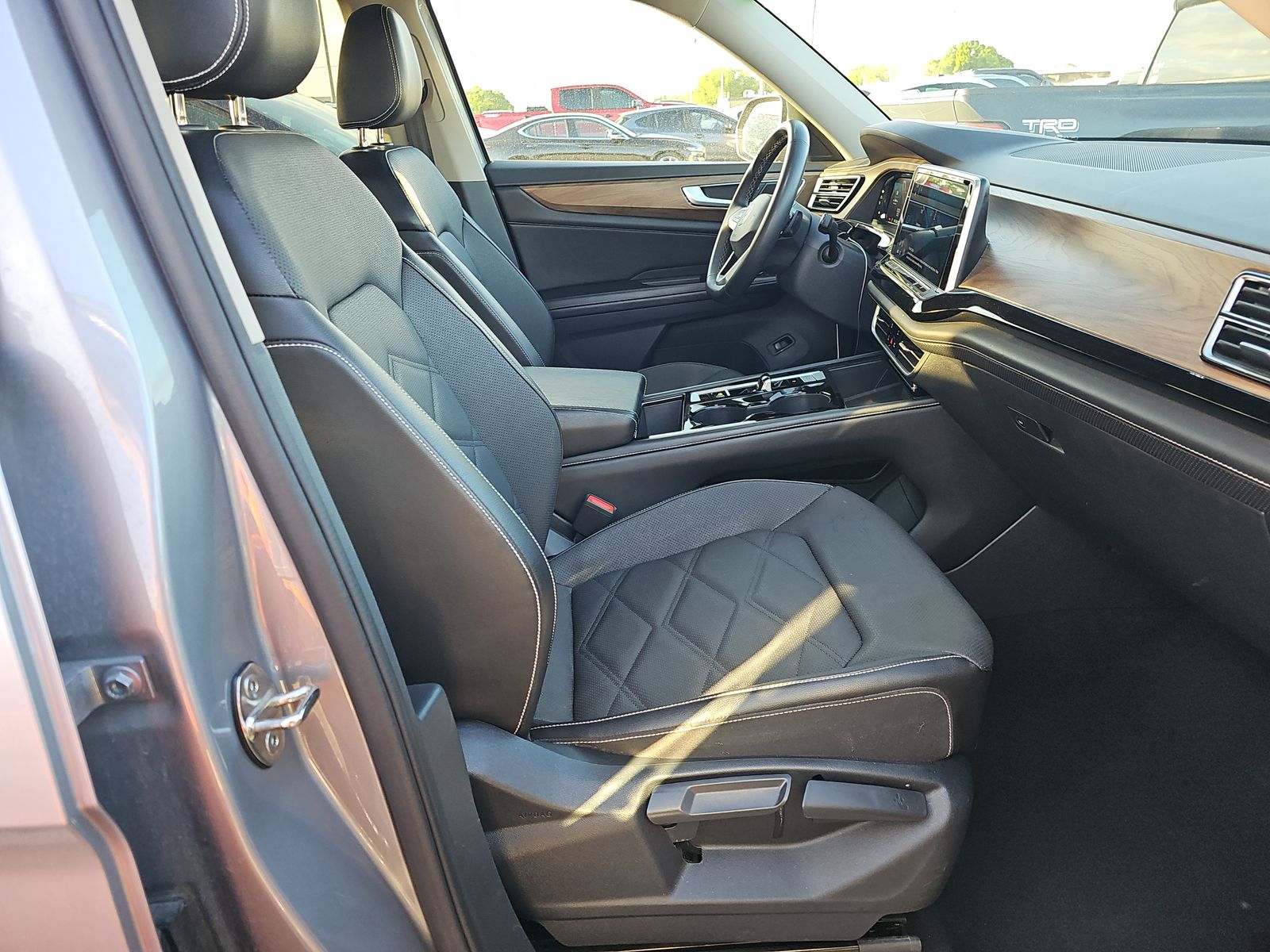 2024 Volkswagen Atlas 2.0T SE FWD