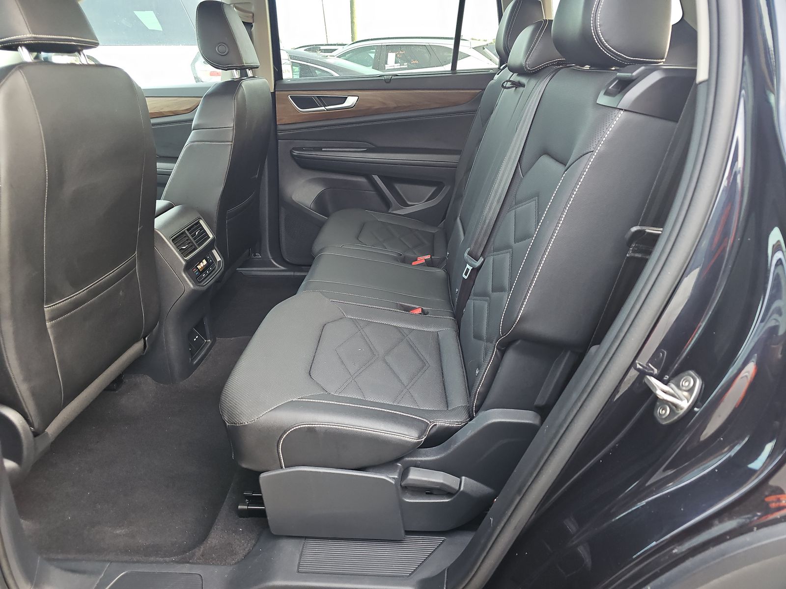 2025 Volkswagen Atlas 2.0T SE AWD