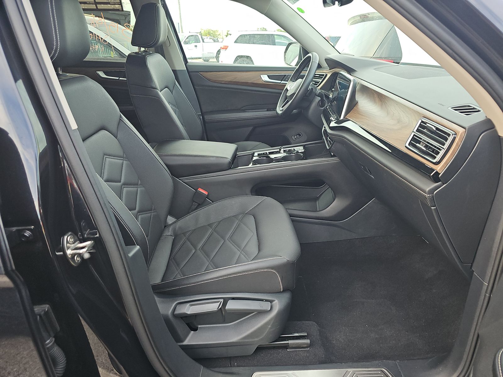 2025 Volkswagen Atlas 2.0T SE AWD