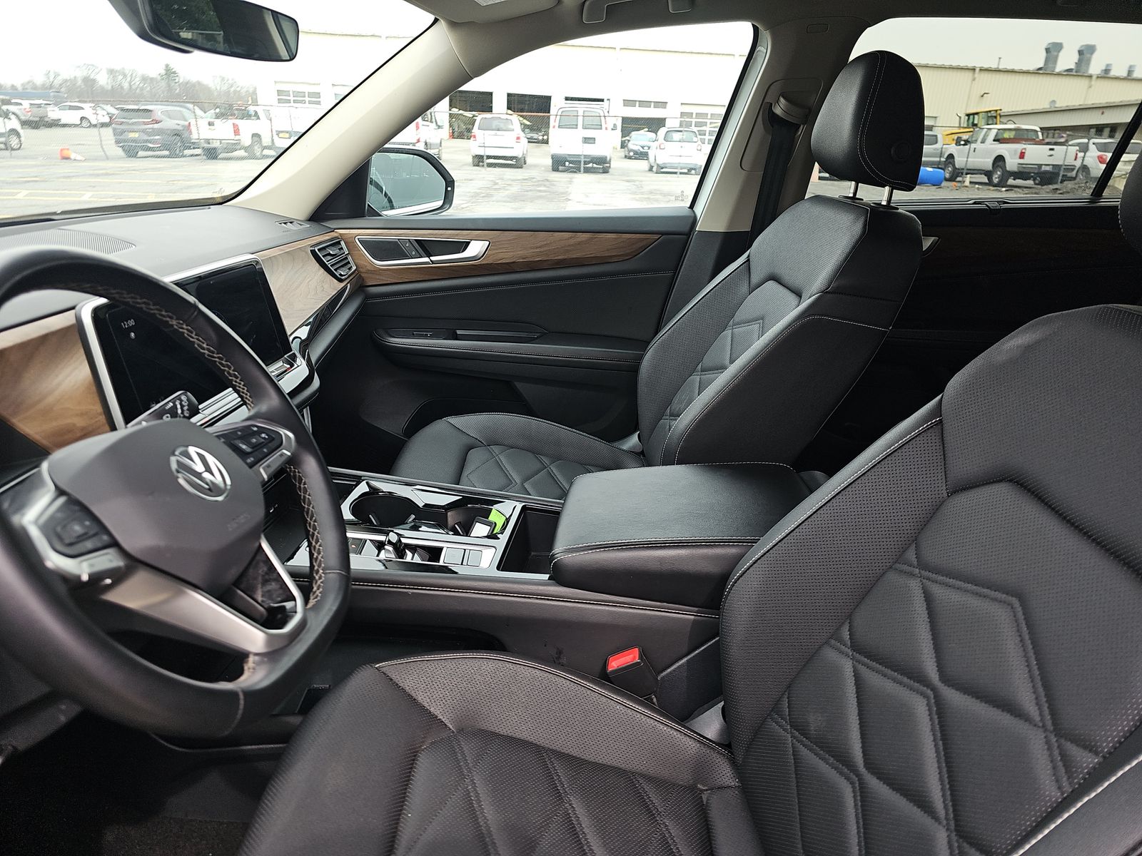 2025 Volkswagen Atlas 2.0T SE FWD