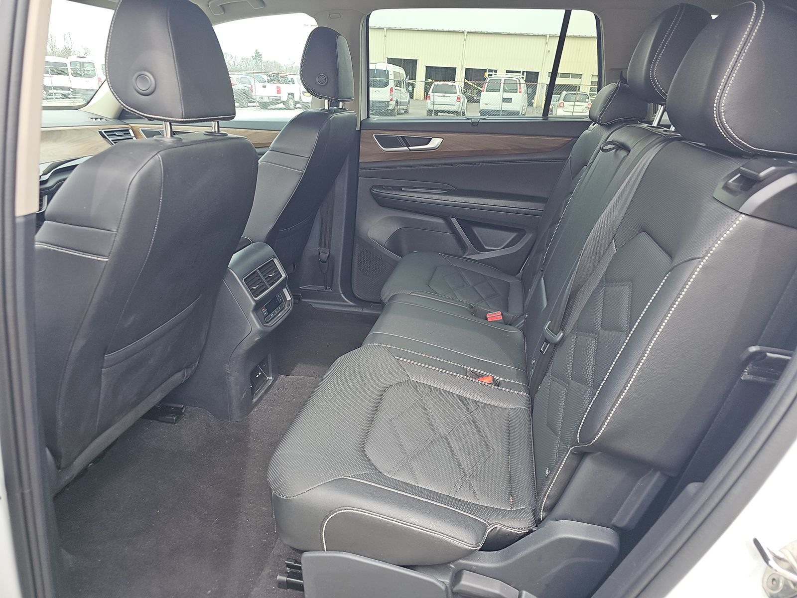 2025 Volkswagen Atlas 2.0T SE FWD