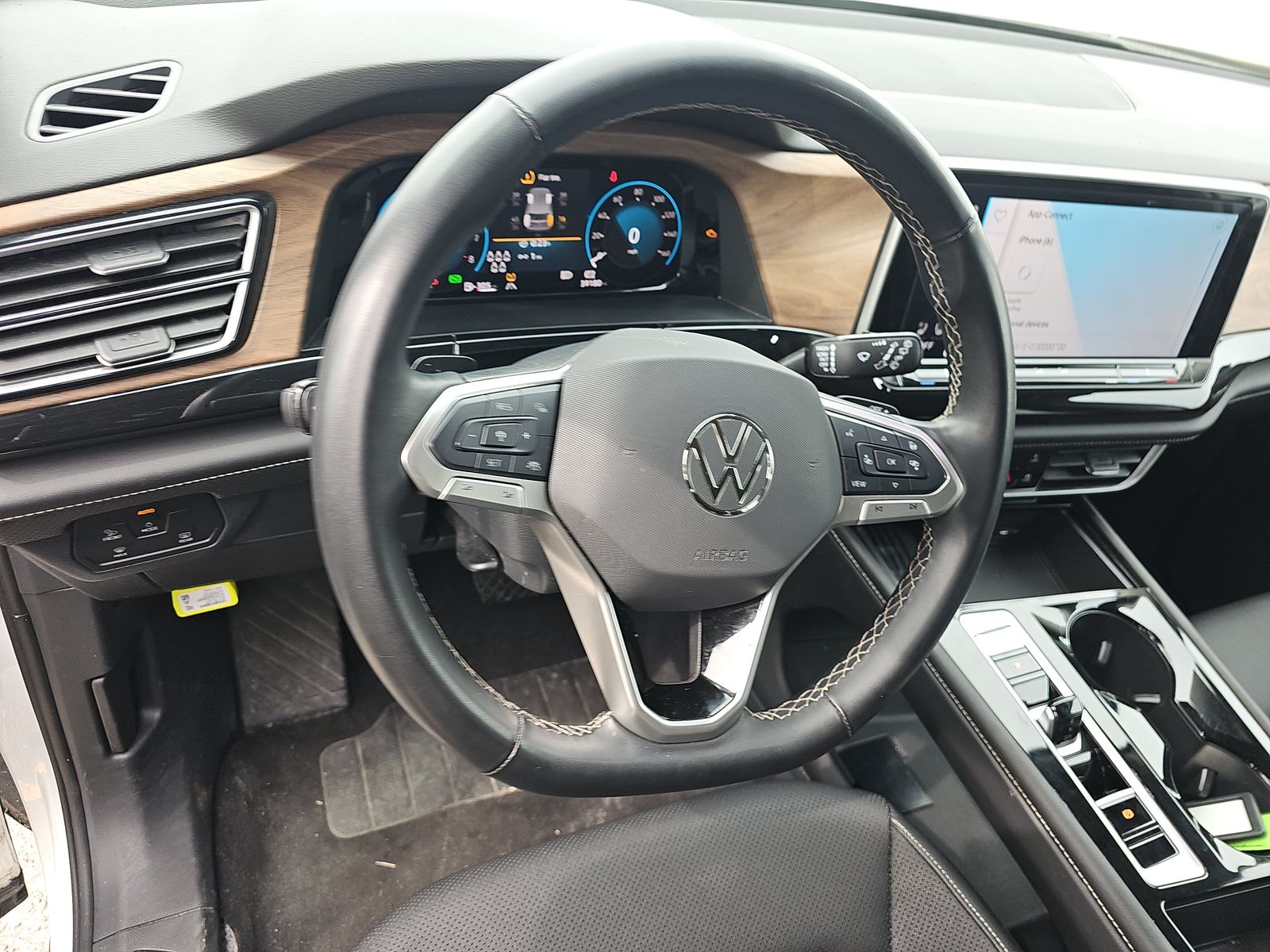 2025 Volkswagen Atlas 2.0T SE FWD