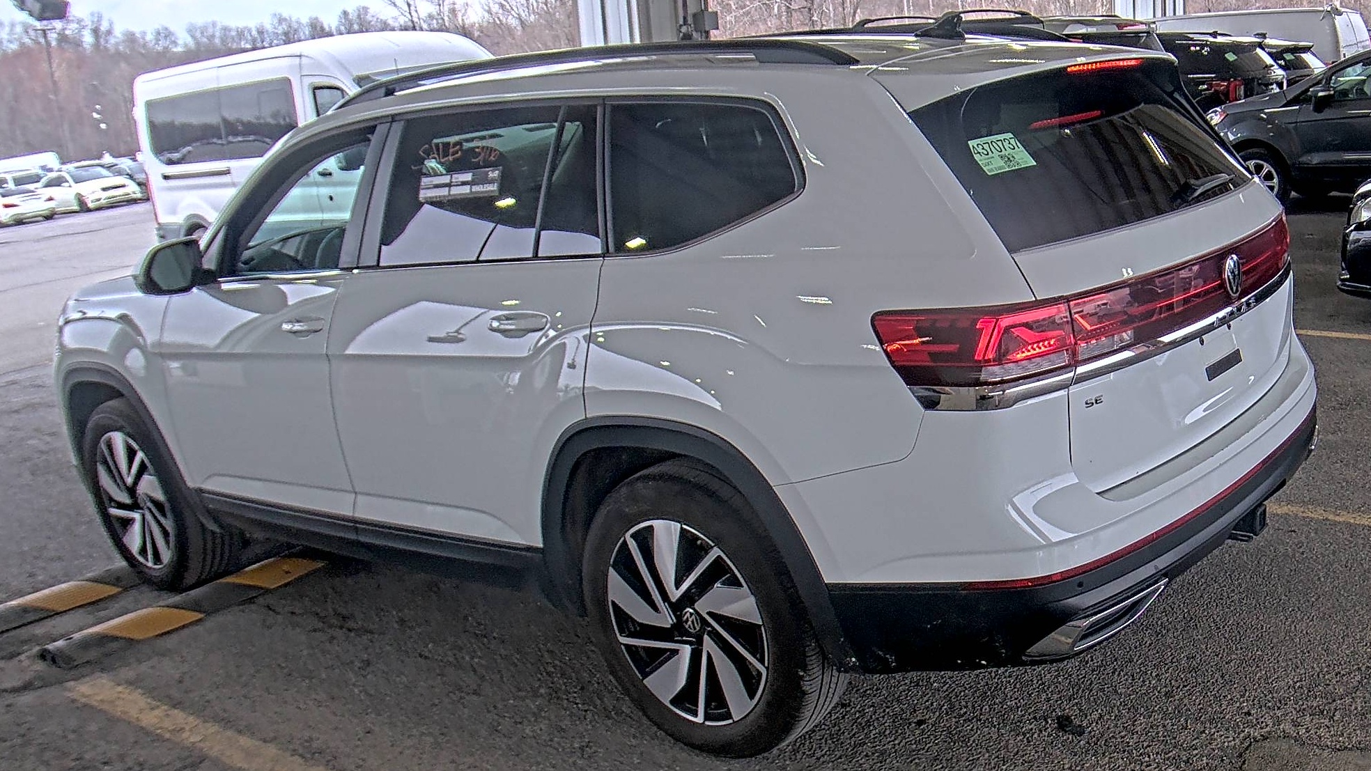 2025 Volkswagen Atlas 2.0T SE FWD