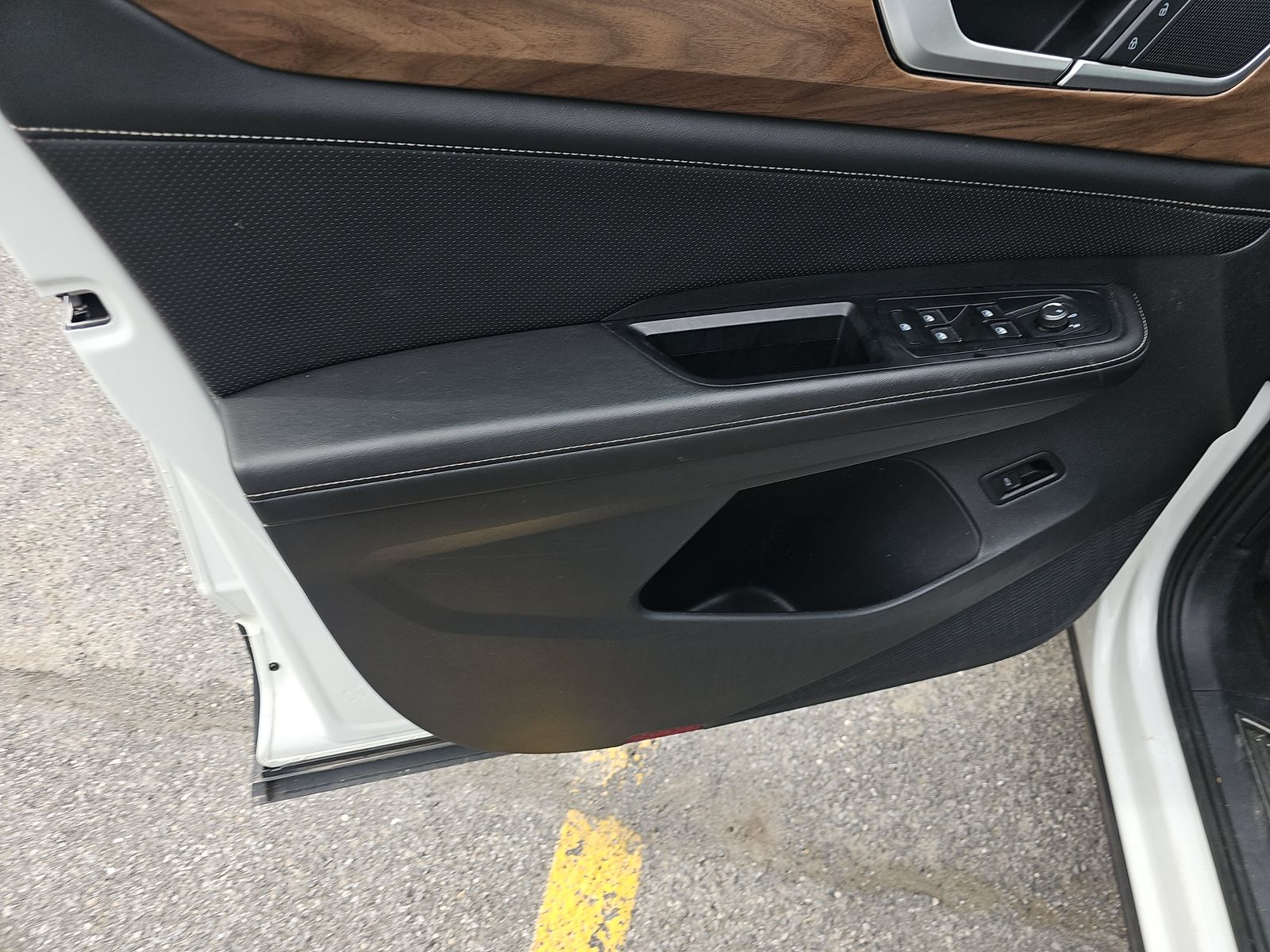 2025 Volkswagen Atlas 2.0T SE FWD