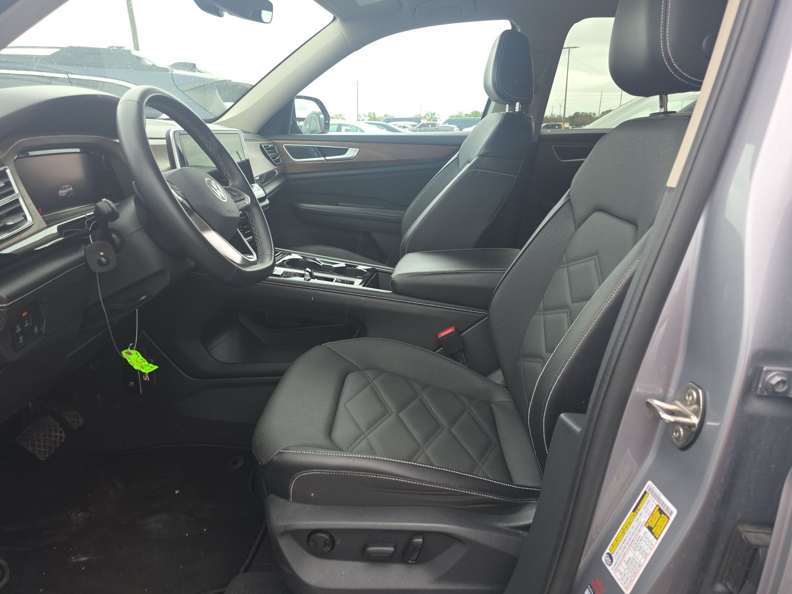 2024 Volkswagen Atlas 2.0T SE FWD