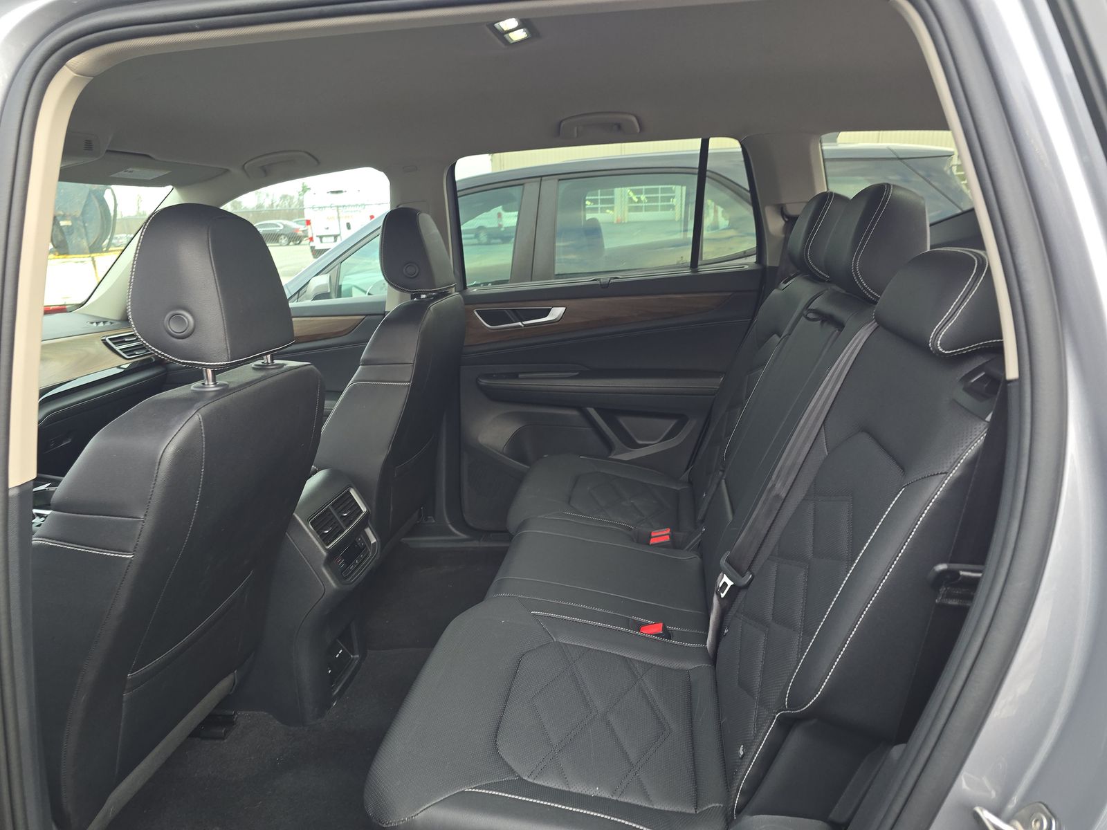 2025 Volkswagen Atlas 2.0T SE AWD