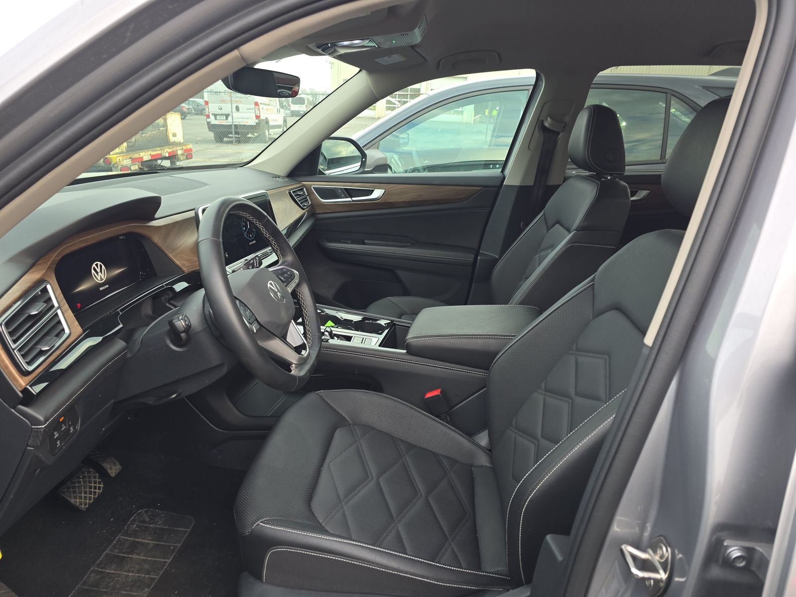 2025 Volkswagen Atlas 2.0T SE AWD