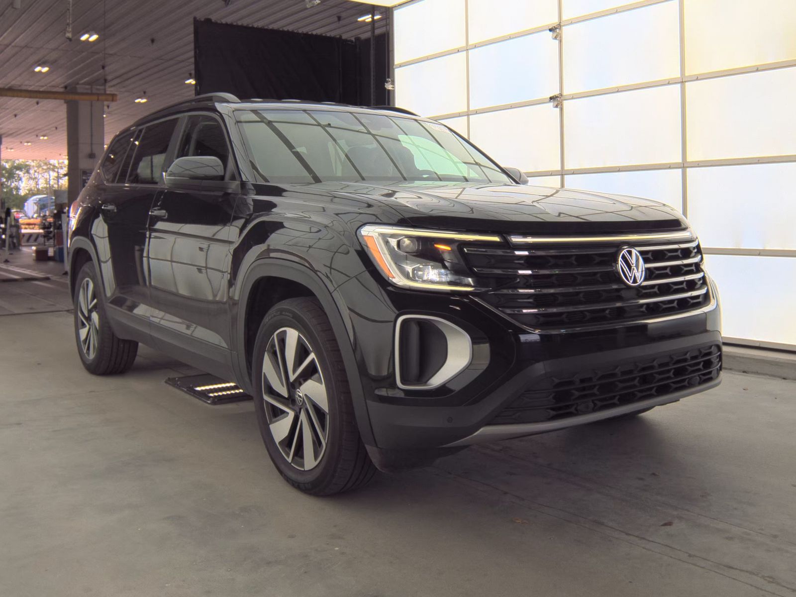 2024 Volkswagen Atlas 2.0T SE FWD