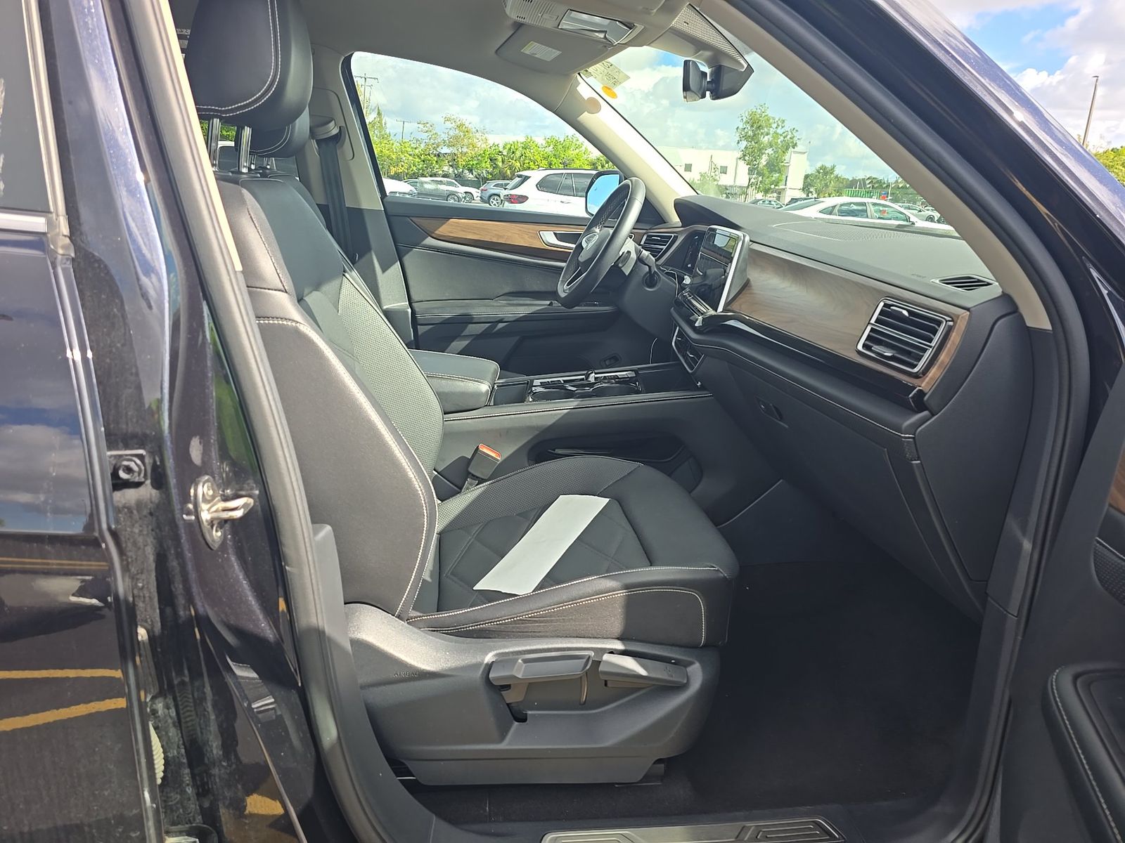 2024 Volkswagen Atlas 2.0T SE FWD