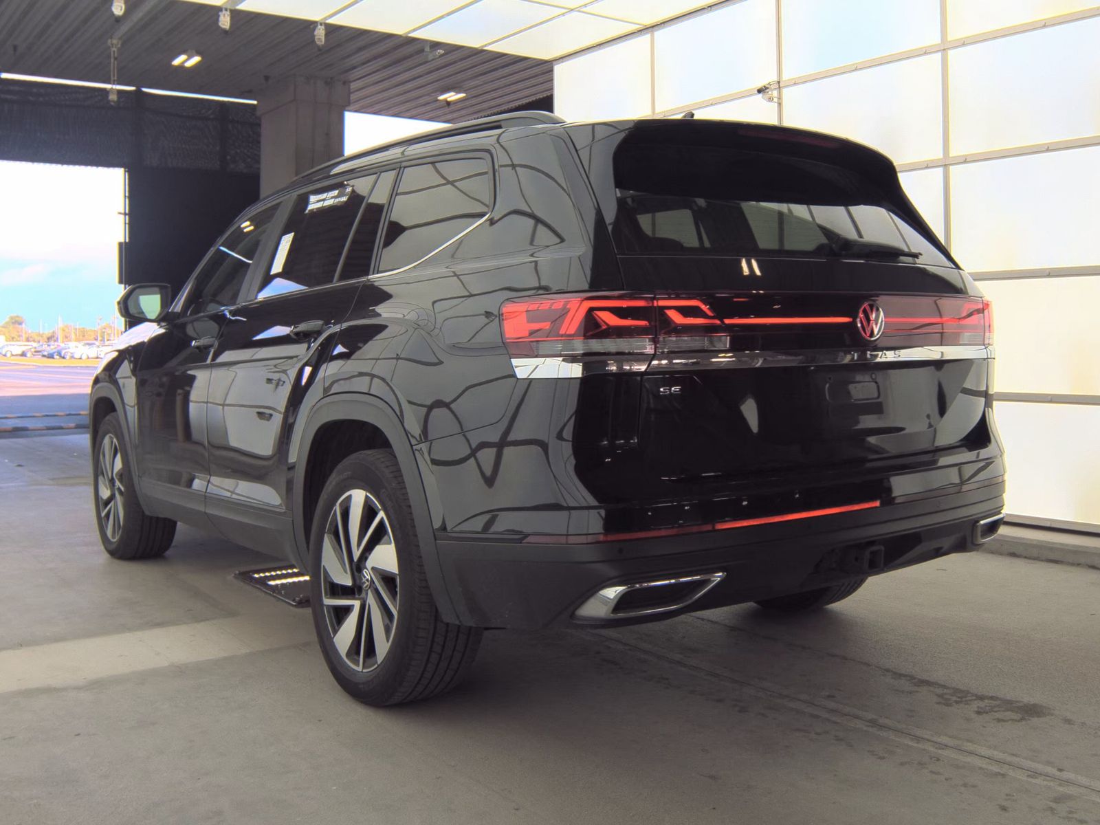 2024 Volkswagen Atlas 2.0T SE FWD