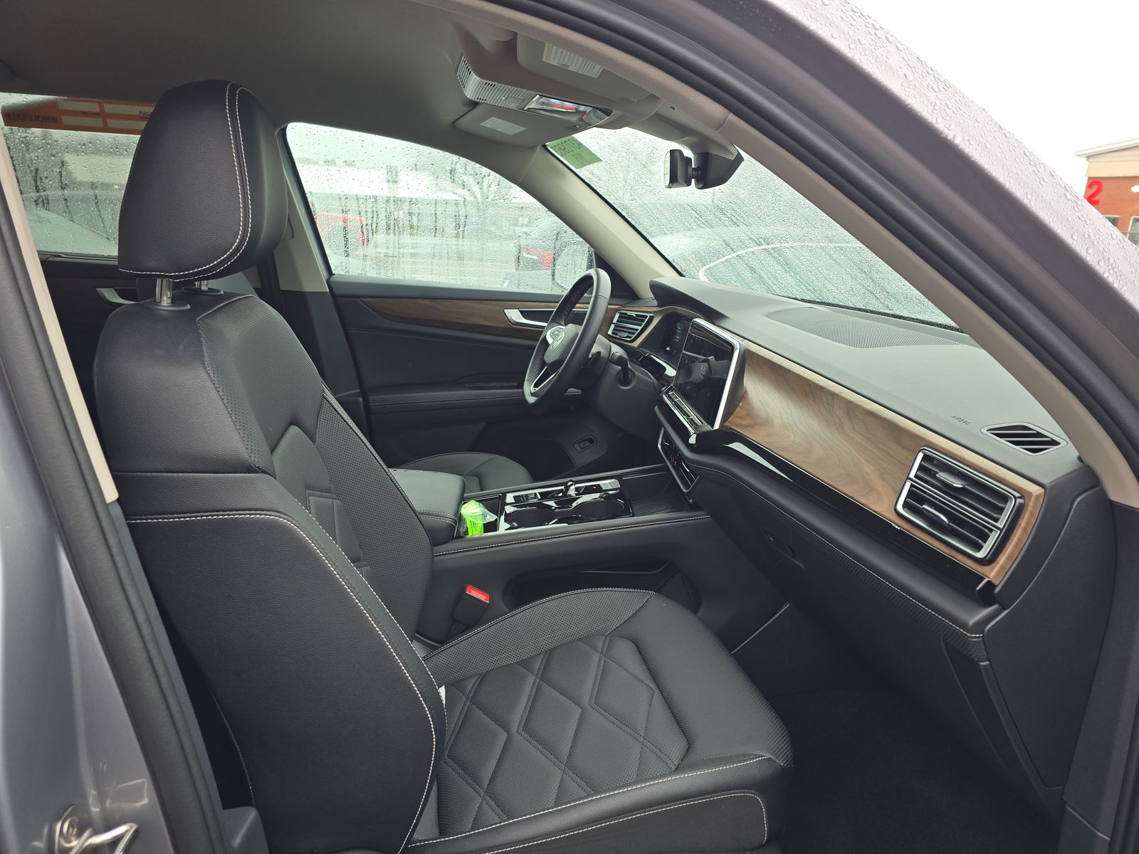 2025 Volkswagen Atlas 2.0T SE FWD