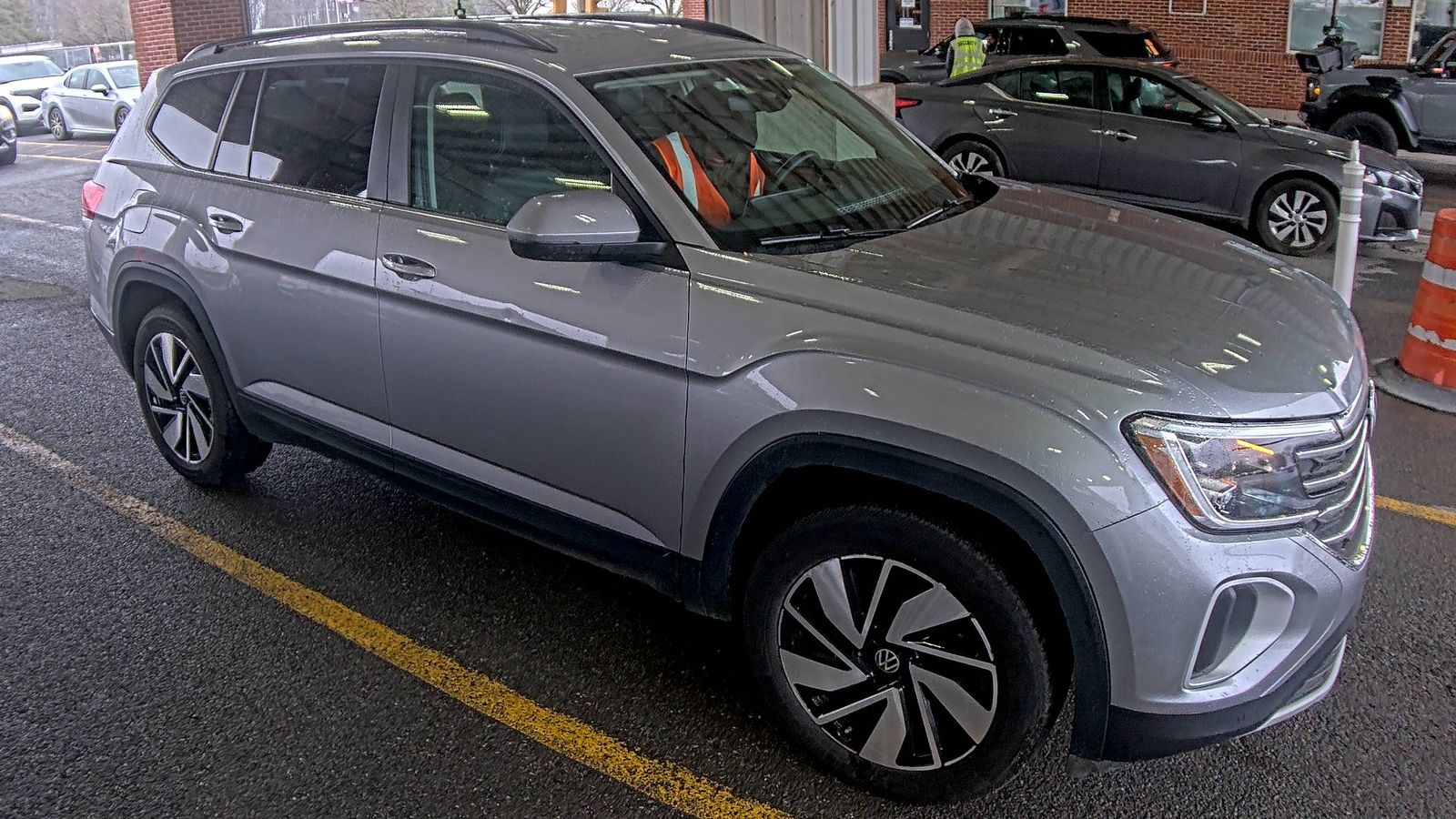 2025 Volkswagen Atlas 2.0T SE FWD