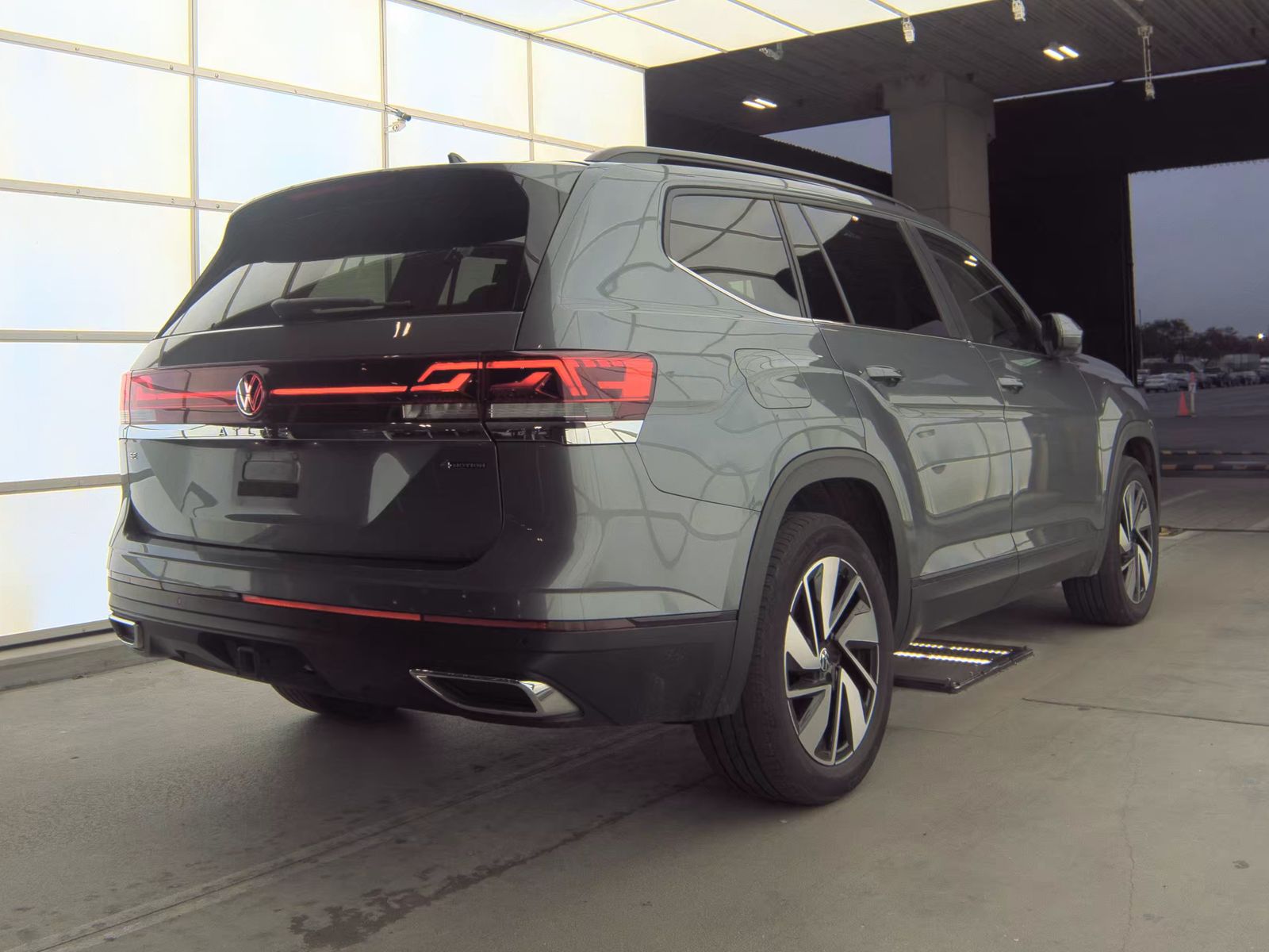 2024 Volkswagen Atlas 2.0T SE AWD