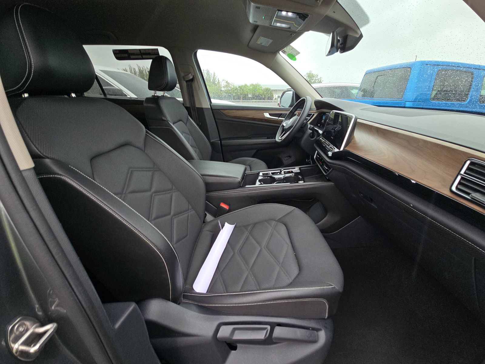 2024 Volkswagen Atlas 2.0T SE AWD